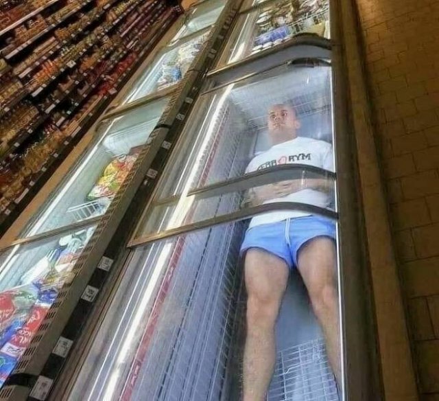 Odd Finds And Situations (25 pics)