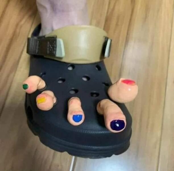 Weird And Awful Shoes (26 pics)