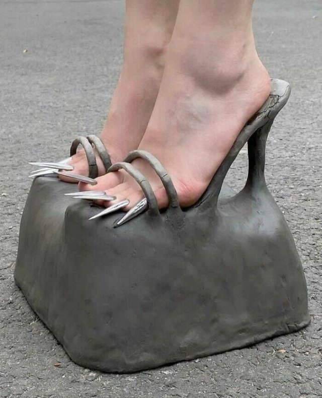 Weird And Awful Shoes (26 pics)