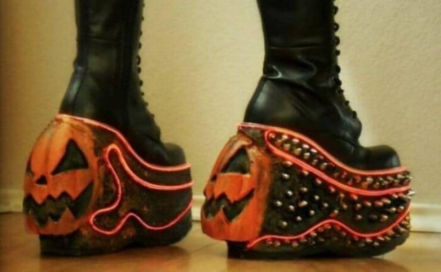 Weird And Awful Shoes (26 pics)