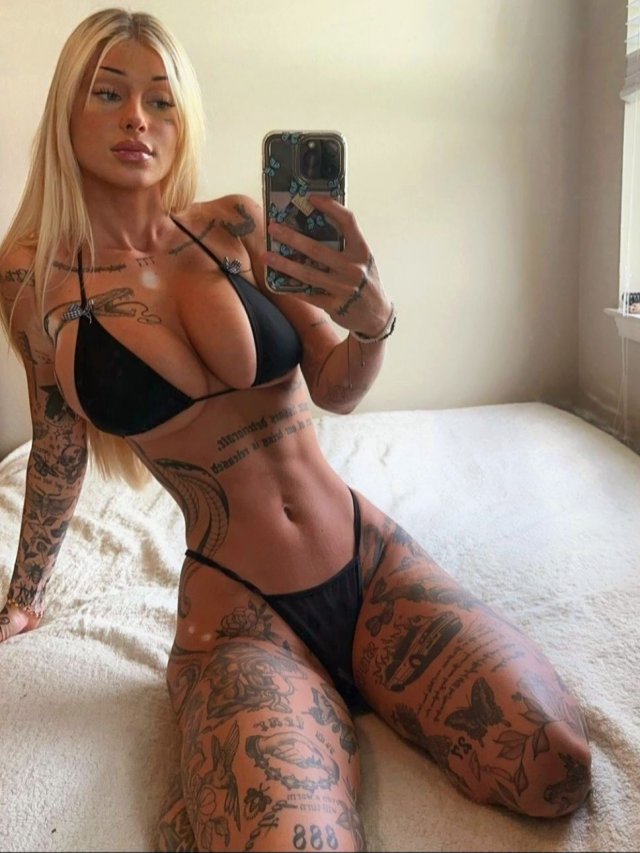 Cute Blondes (32 pics)