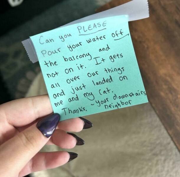 Awful Neighbors (23 pics)