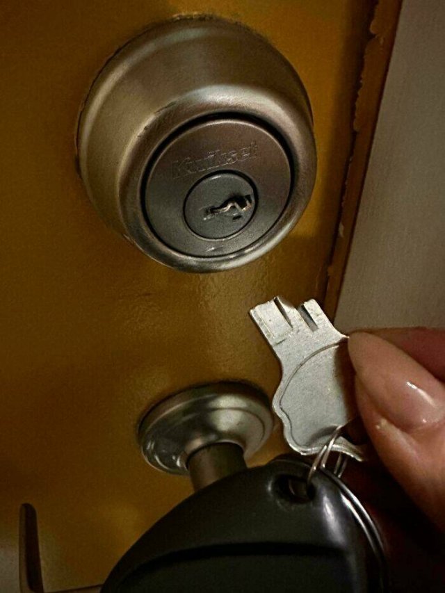 Awful Neighbors (23 pics)