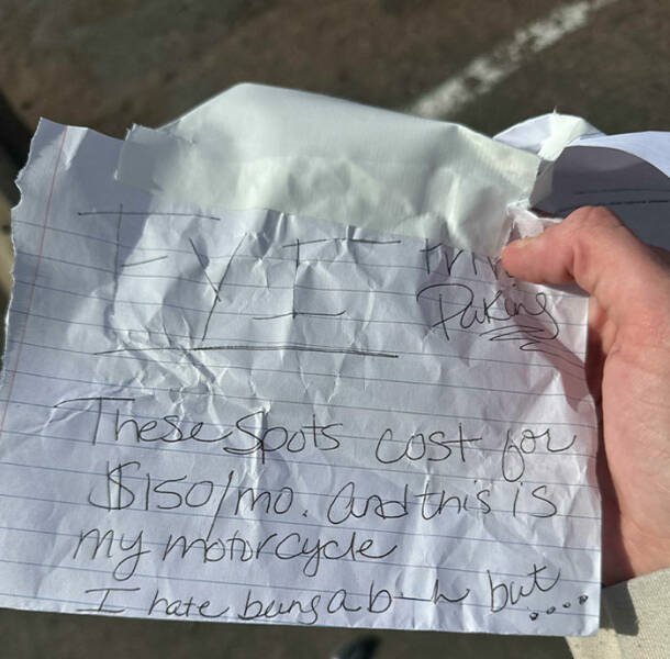 Awful Neighbors (23 pics)