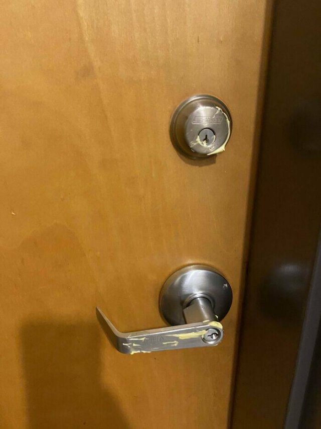 Awful Neighbors (23 pics)