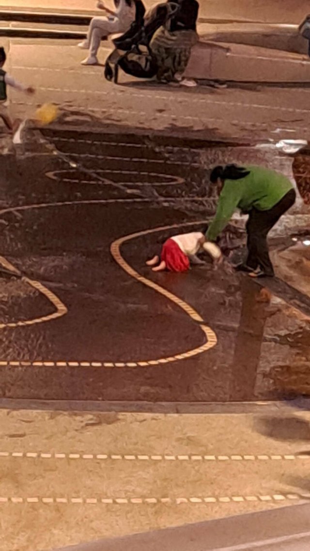 Parenting Is Chaos (21 pics)