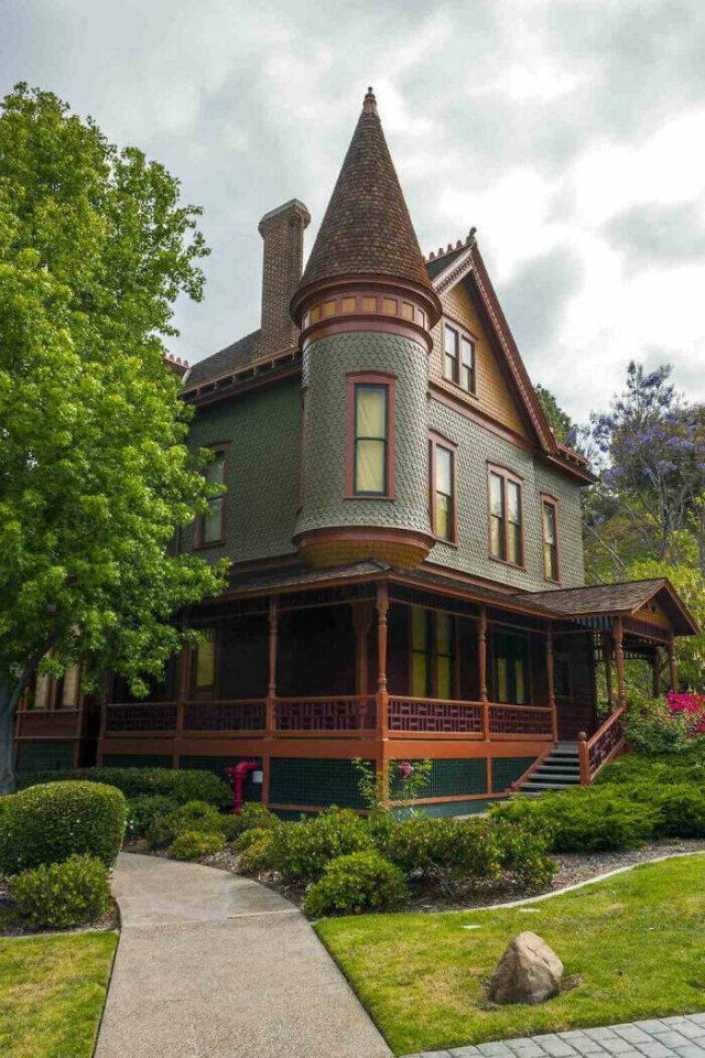 Century-Old Homes And Finds In Them (25 pics)
