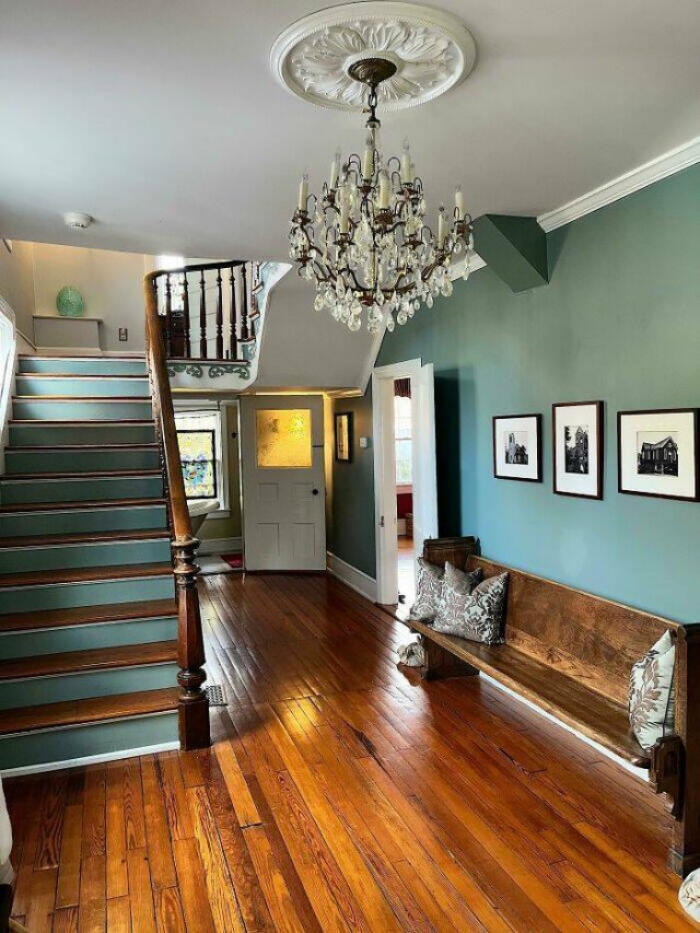 Century-Old Homes And Finds In Them (25 pics)