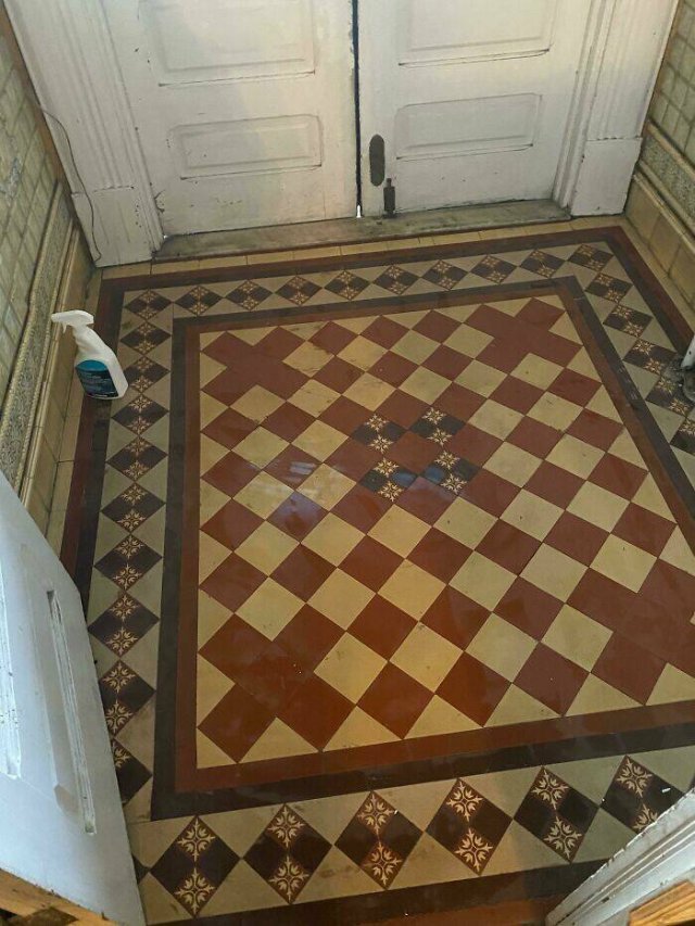 Century-Old Homes And Finds In Them (25 pics)