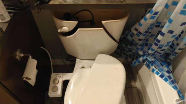 Bad Days Happen (16 pics)