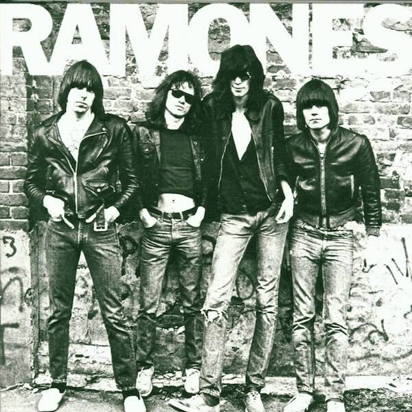 Music Albums That People Remember (29 pics)