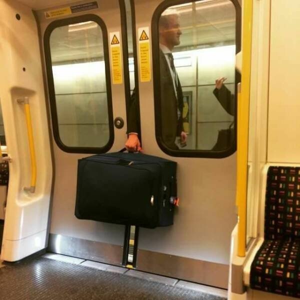 Odd People In The Subway (38 pics)