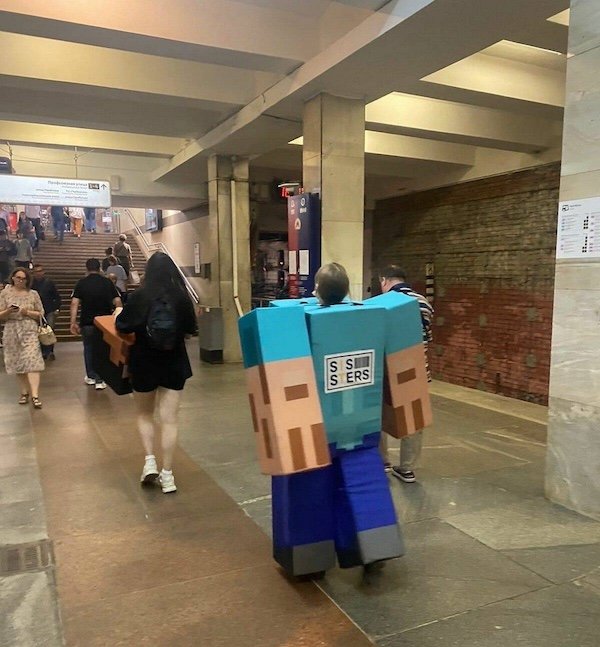Odd People In The Subway (38 pics)