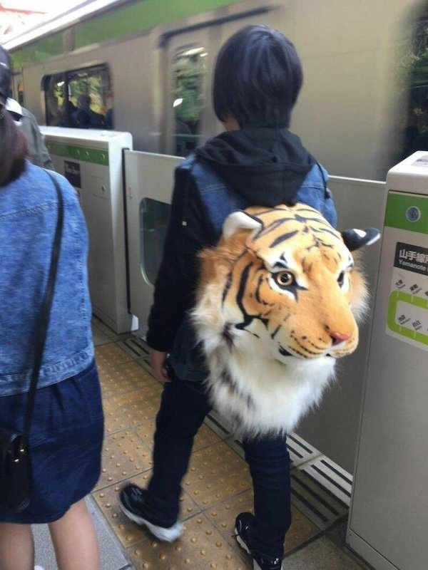 Odd People In The Subway (38 pics)