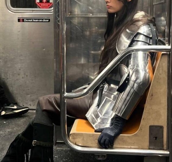 Odd People In The Subway (38 pics)