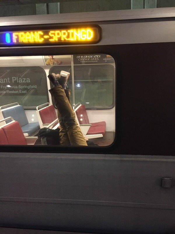 Odd People In The Subway (38 pics)
