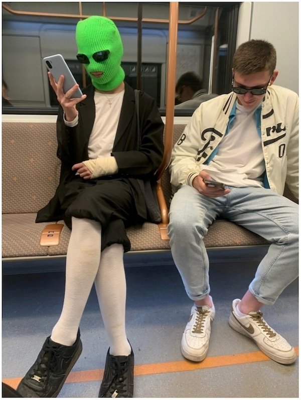 Odd People In The Subway (38 pics)