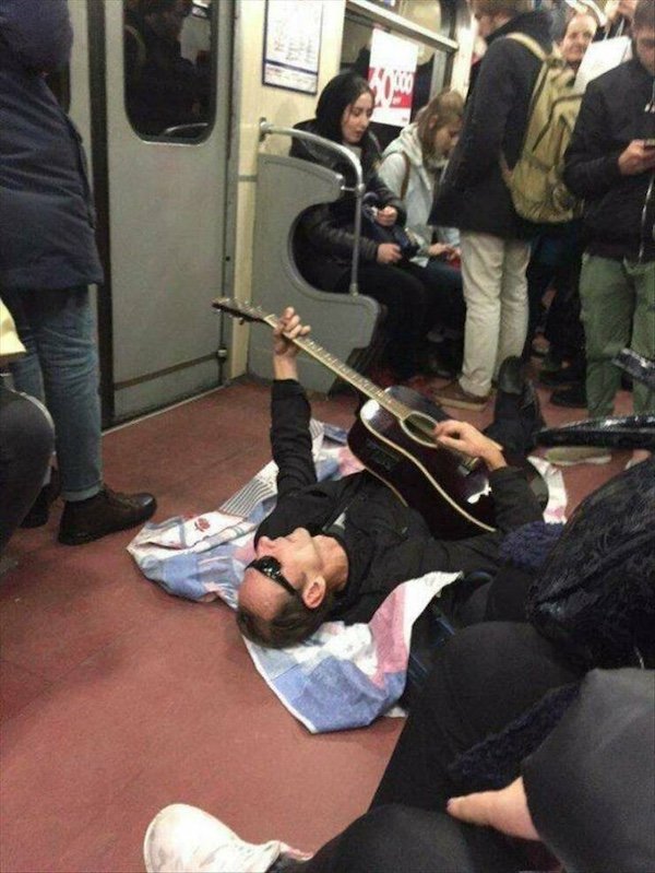 Odd People In The Subway (38 pics)