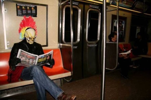 Odd People In The Subway (38 pics)