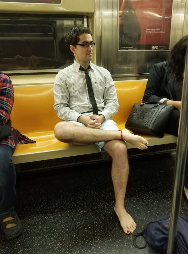 Odd People In The Subway (38 pics)