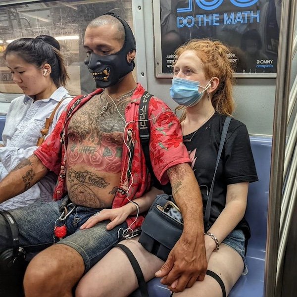 Odd People In The Subway (38 pics)