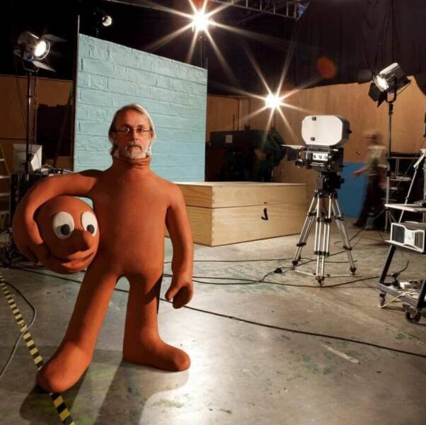 What Is Going On Here? (27 pics)