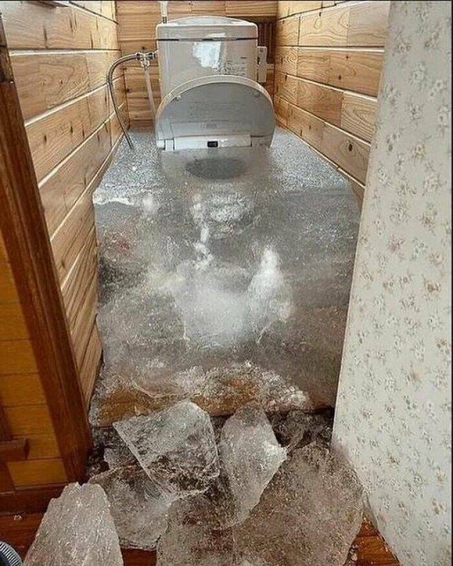 Strange Restrooms (25 pics)