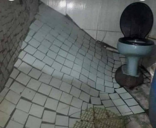 Strange Restrooms (25 pics)