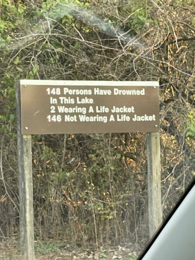 Weird And Creepy Signs (15 pics)