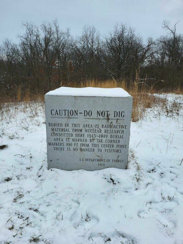Weird And Creepy Signs (15 pics)