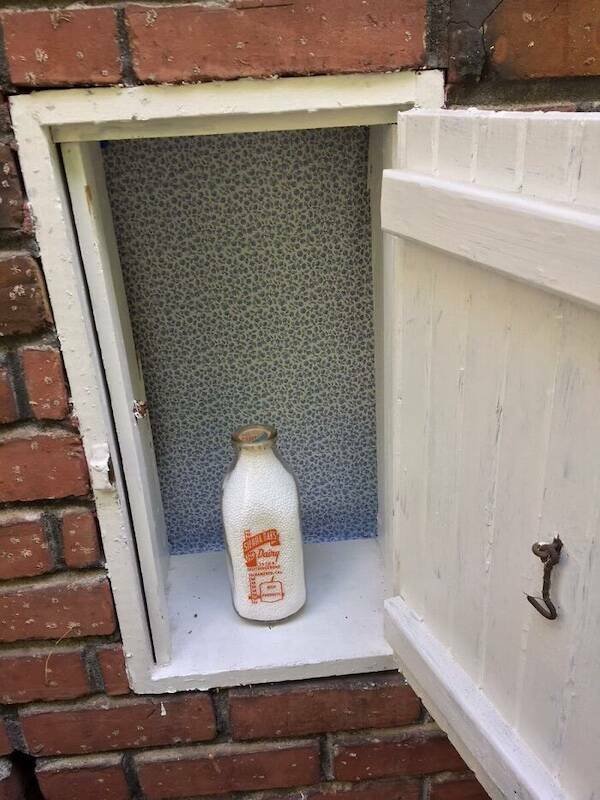 Vintage Things In Old Houses (22 pics)