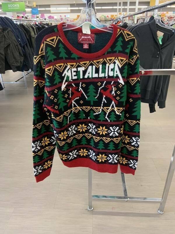 Christmas Finds In Thrift Shops (28 pics)