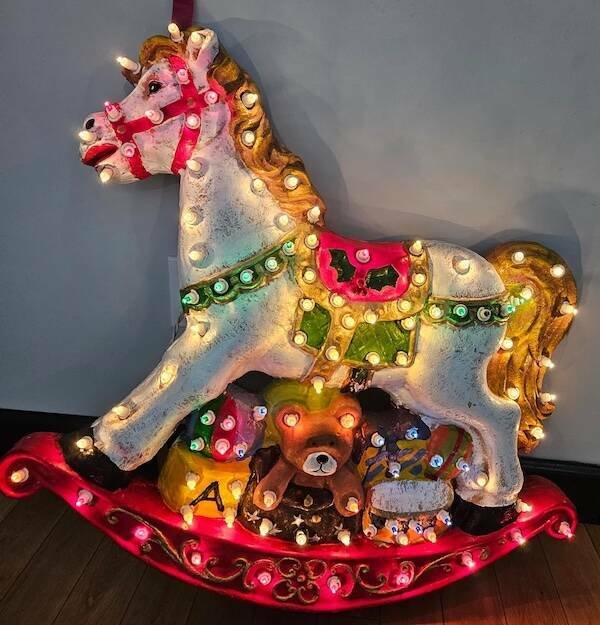 Christmas Finds In Thrift Shops (28 pics)