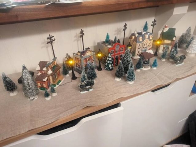 Christmas Finds In Thrift Shops (28 pics)