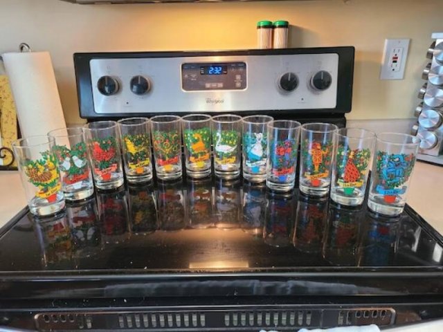 Christmas Finds In Thrift Shops (28 pics)