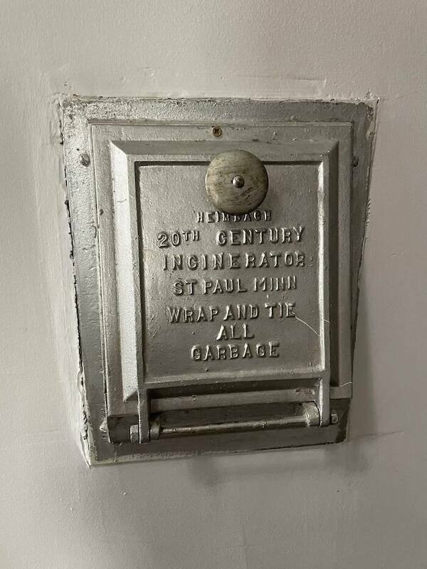 Vintage Things In Old Houses (22 pics)