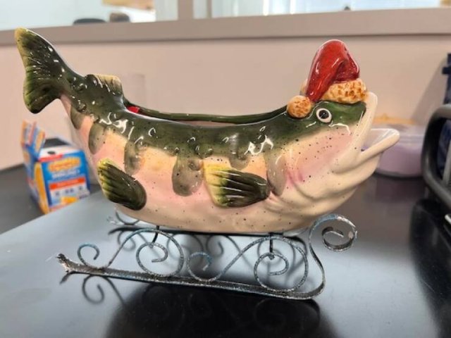 Christmas Finds In Thrift Shops (28 pics)