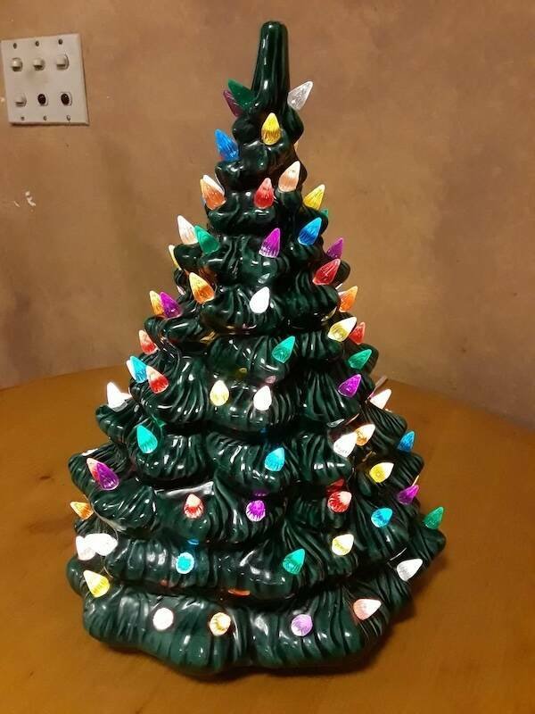 Christmas Finds In Thrift Shops (28 pics)