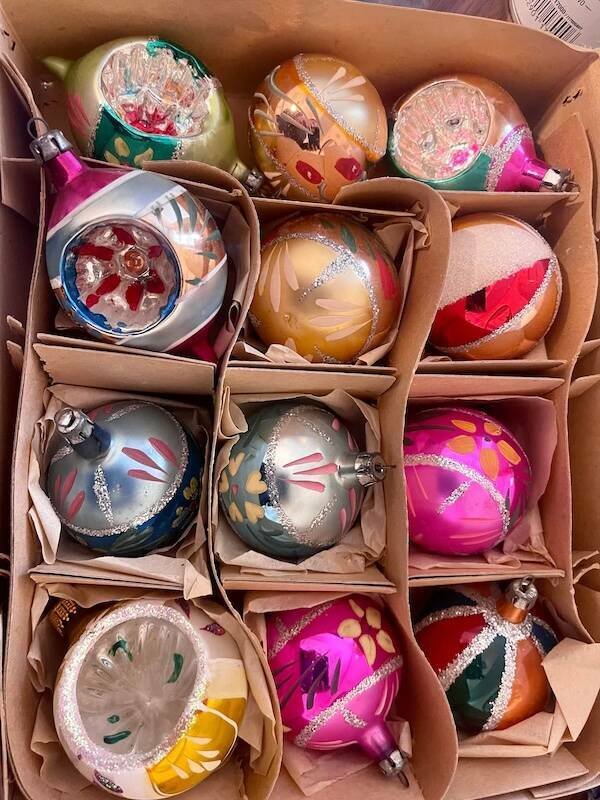 Christmas Finds In Thrift Shops (28 pics)