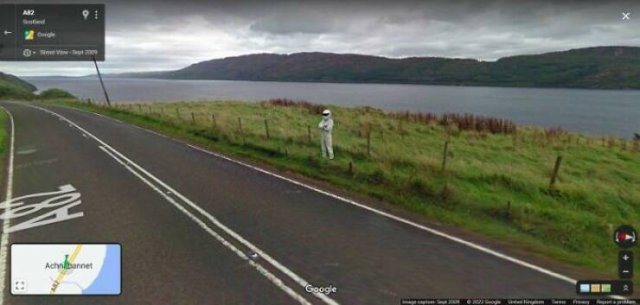 Unusual Finds In Google Street View (24 pics)