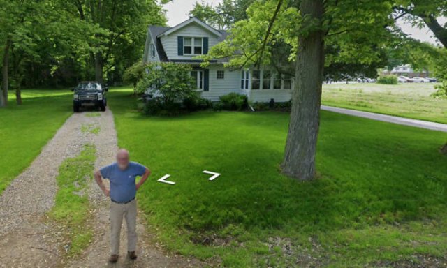 Unusual Finds In Google Street View (24 pics)