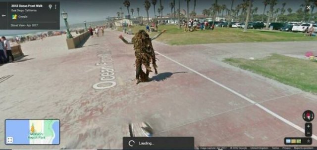 Unusual Finds In Google Street View (24 pics)