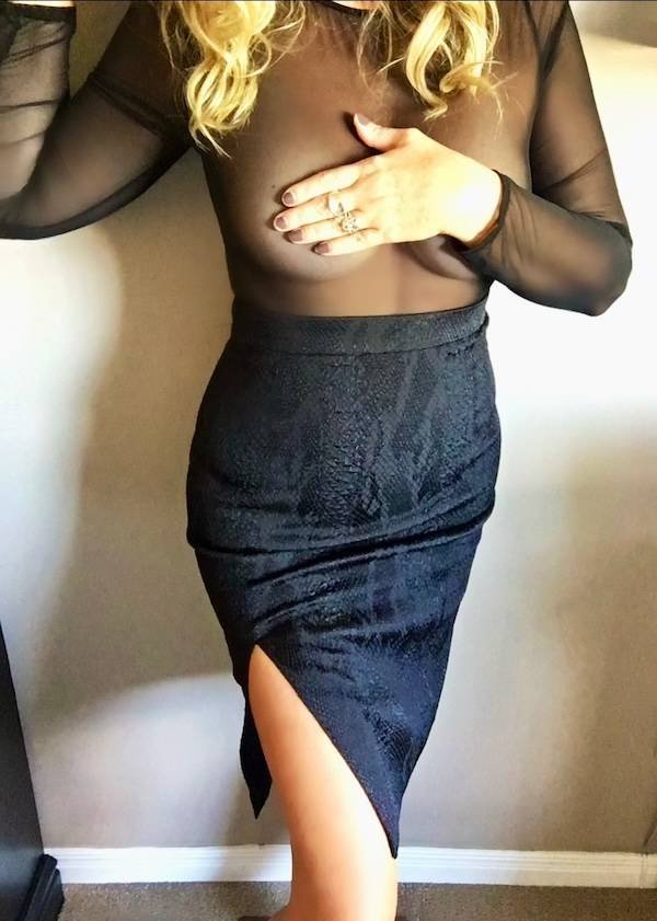 Braless Girls (43 pics)