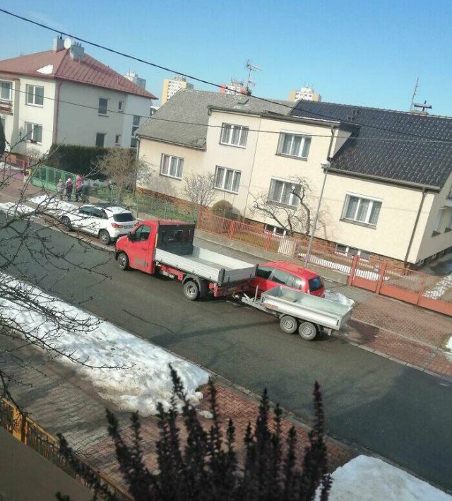 Annoying People And Situations (24 pics)