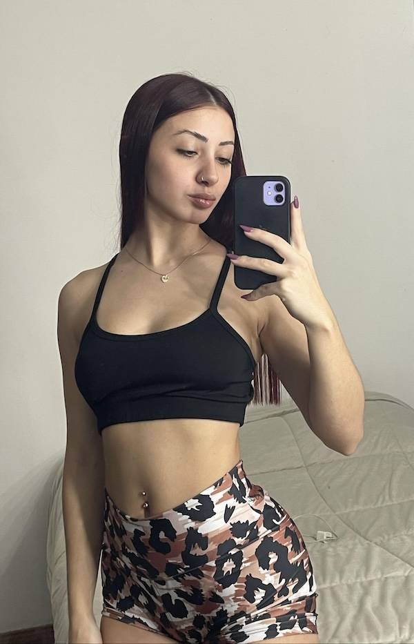 Selfie Girls (44 pics)