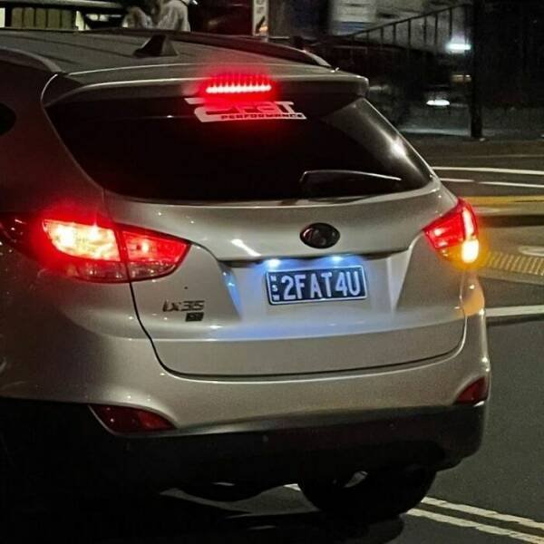 Funny Car License Numbers (15 pics)