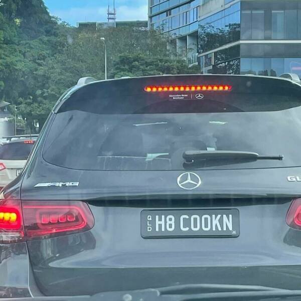 Funny Car License Numbers (15 pics)