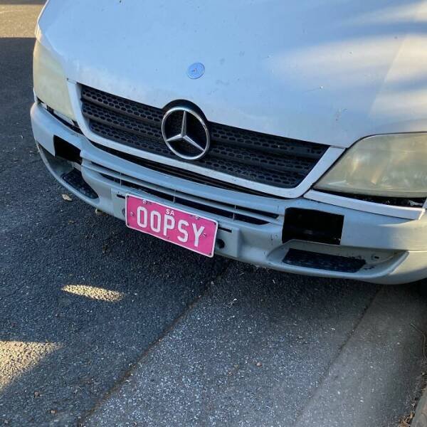 Funny Car License Numbers (15 pics)
