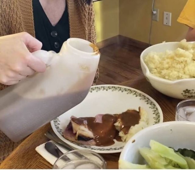 Strange Food Serving (28 pics)