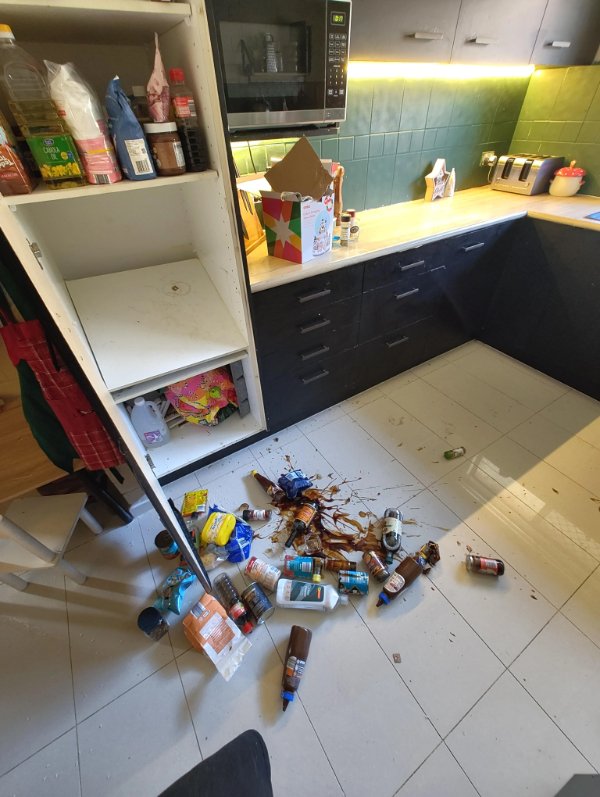 Bad Days Happen (23 pics)